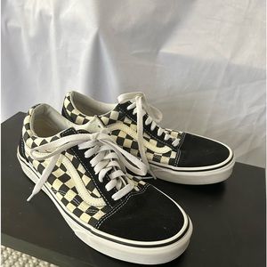 Vans Old Skool checkerboard sneakers in black Size 8 in men, 9.5 in women